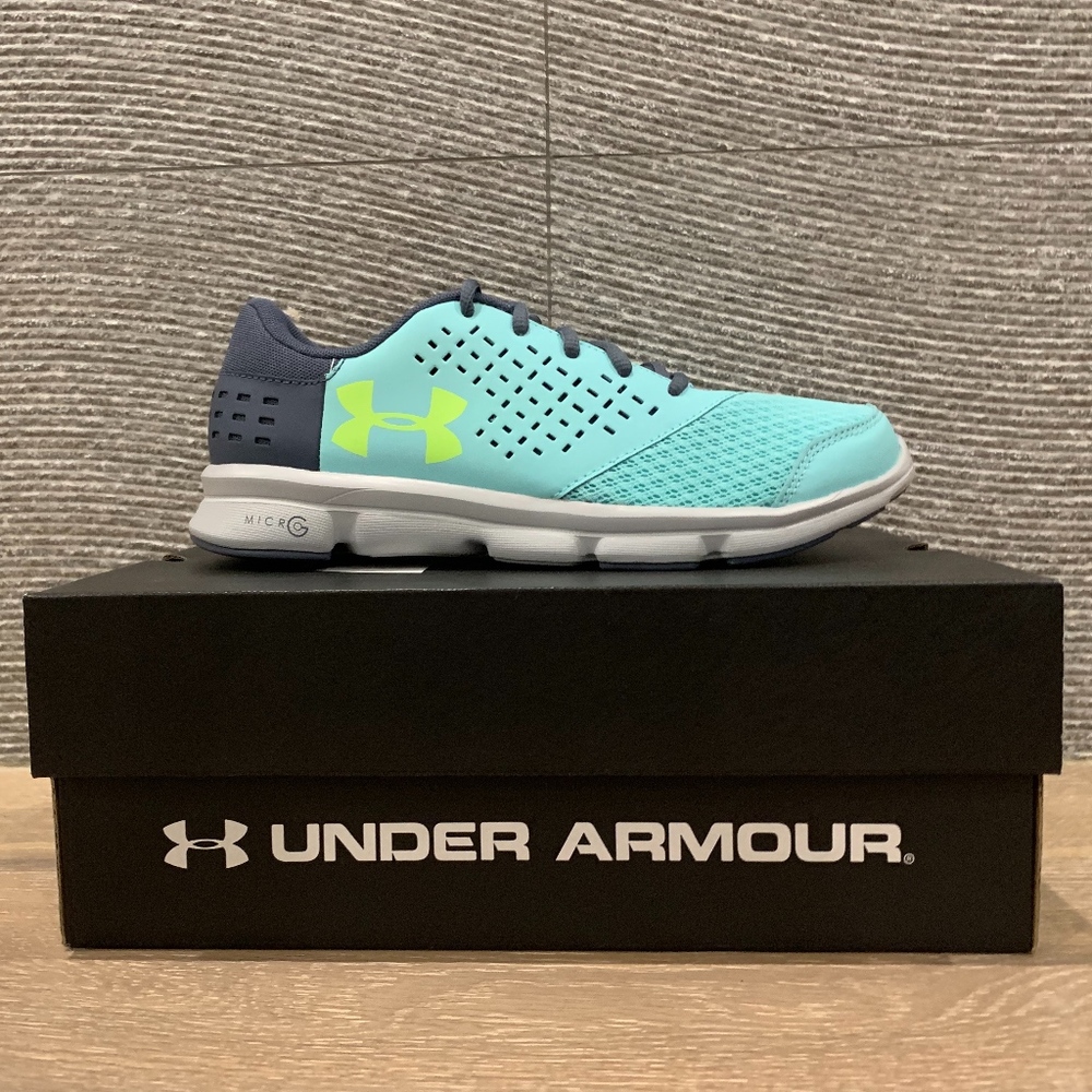 Under Armour girls sneakers/running shoes -NEW!